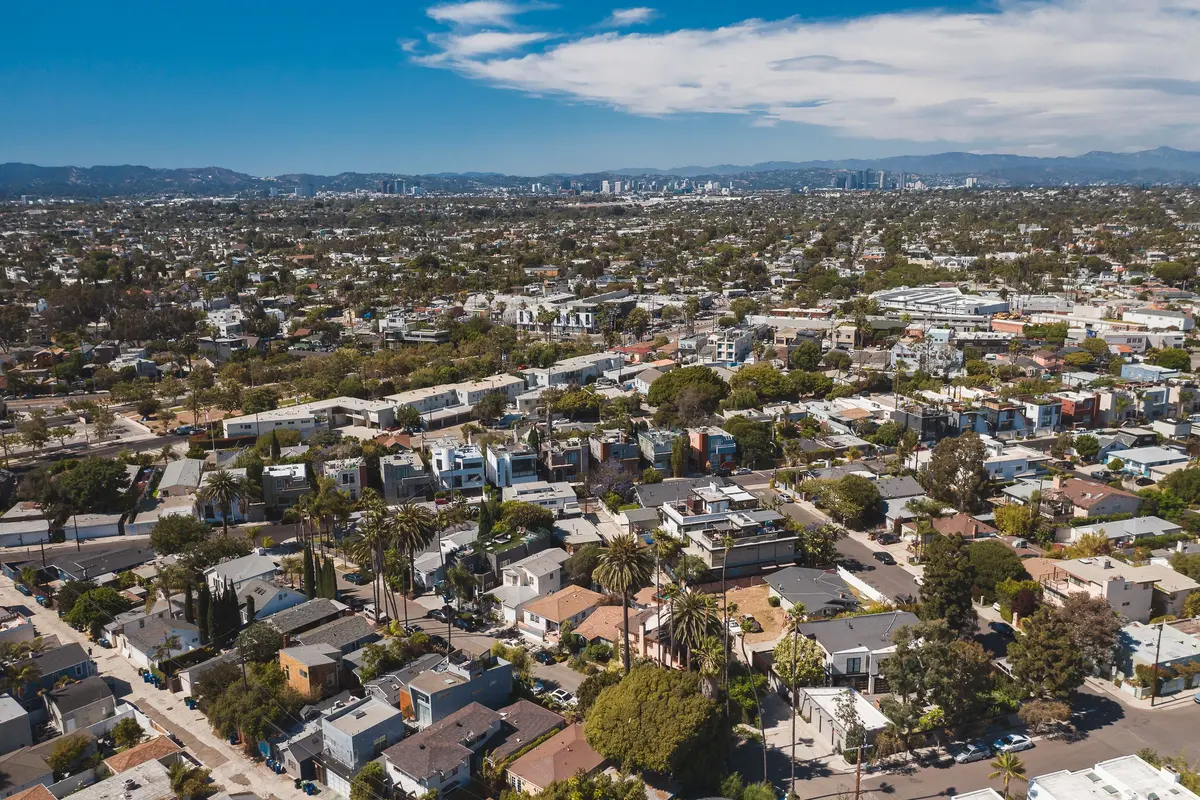 Roofer in Pacoima, CA